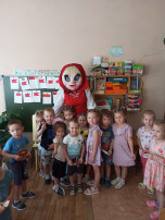 В гостях у ребят сказочный герой В гостях у ребят сказочный герой.